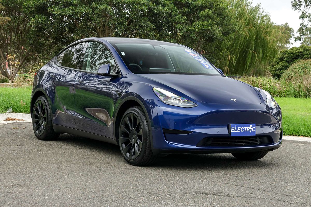 2024 Tesla Model Y Rear-Wheel Drive