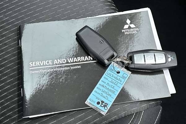 2023 Mitsubishi Outlander ES ZM thumb-22