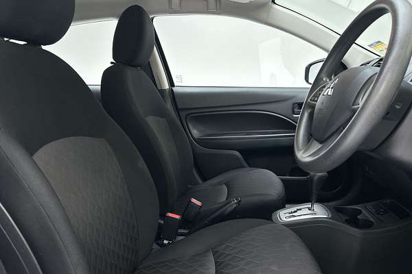 2021 Mitsubishi Mirage ES LB thumb-11