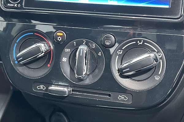 2021 Mitsubishi Mirage ES LB thumb-15