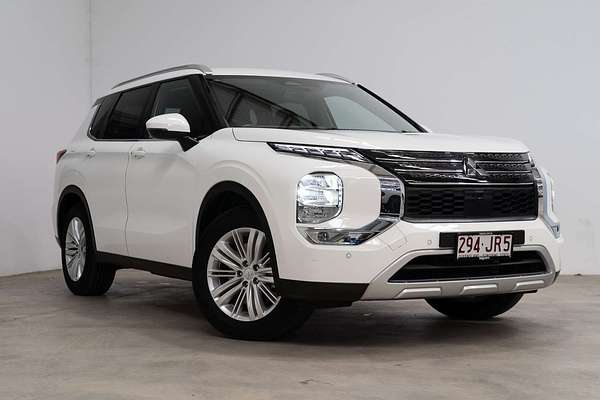 2024 Mitsubishi Outlander LS ZM