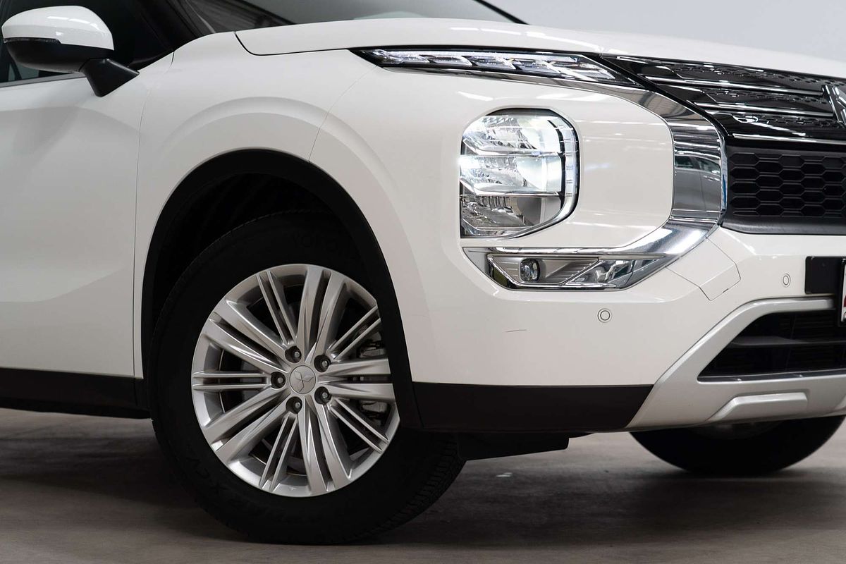 2024 Mitsubishi Outlander LS ZM