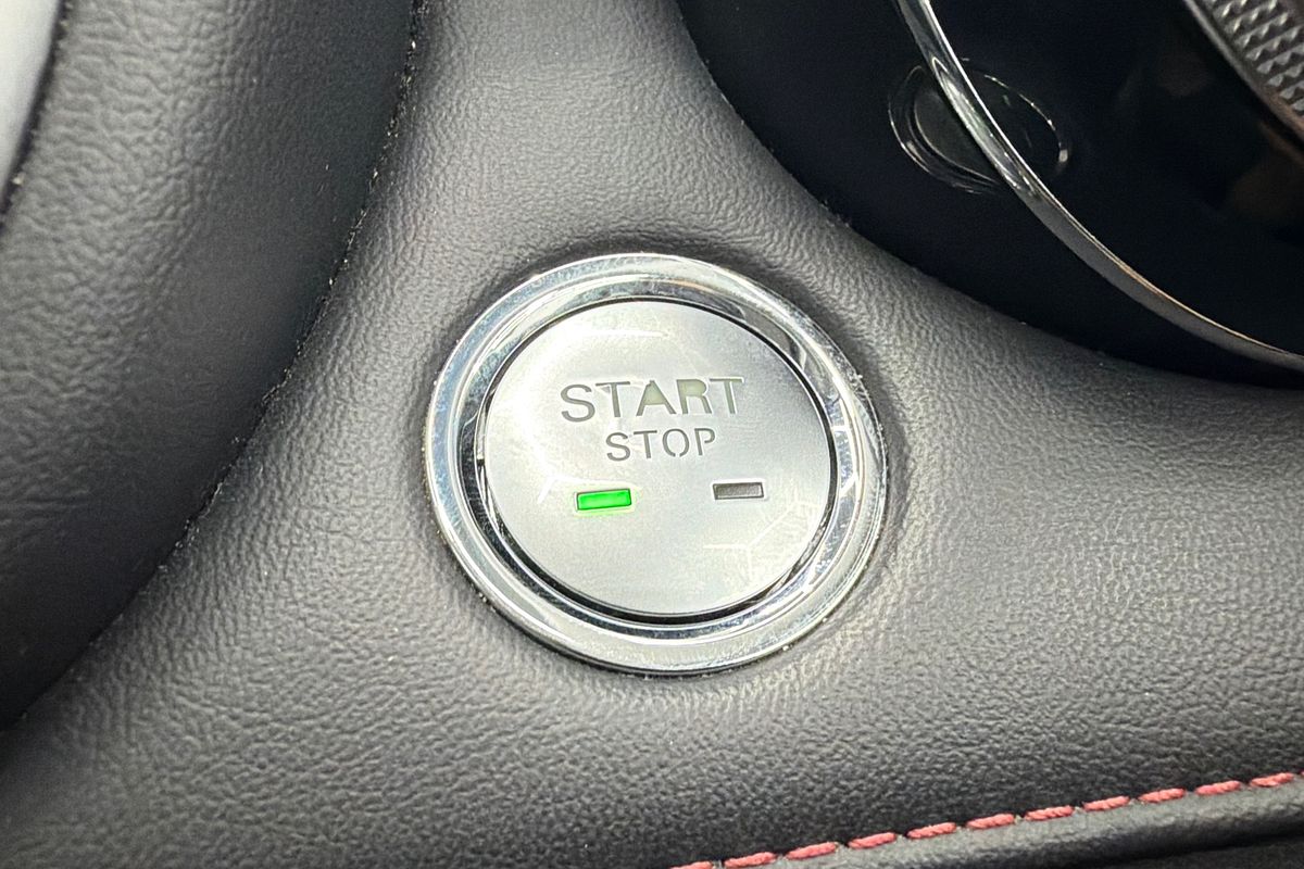 2023 MG HS Excite SAS23