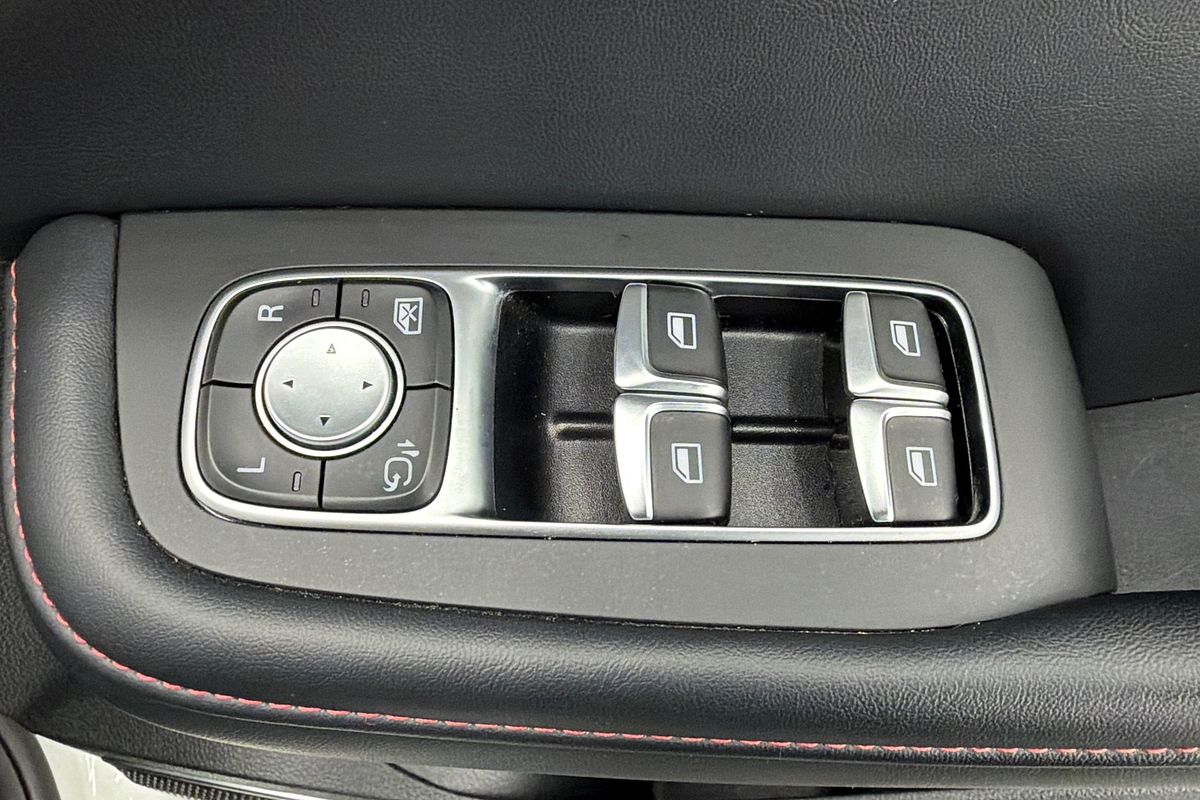 2023 MG HS Excite SAS23