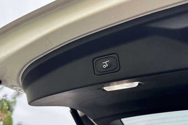 2025 Ford Everest Trend 2.0L thumb-13