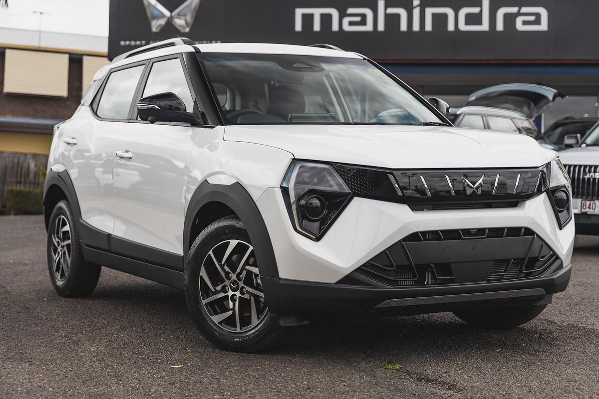 2025 Mahindra XUV3XO AX5L