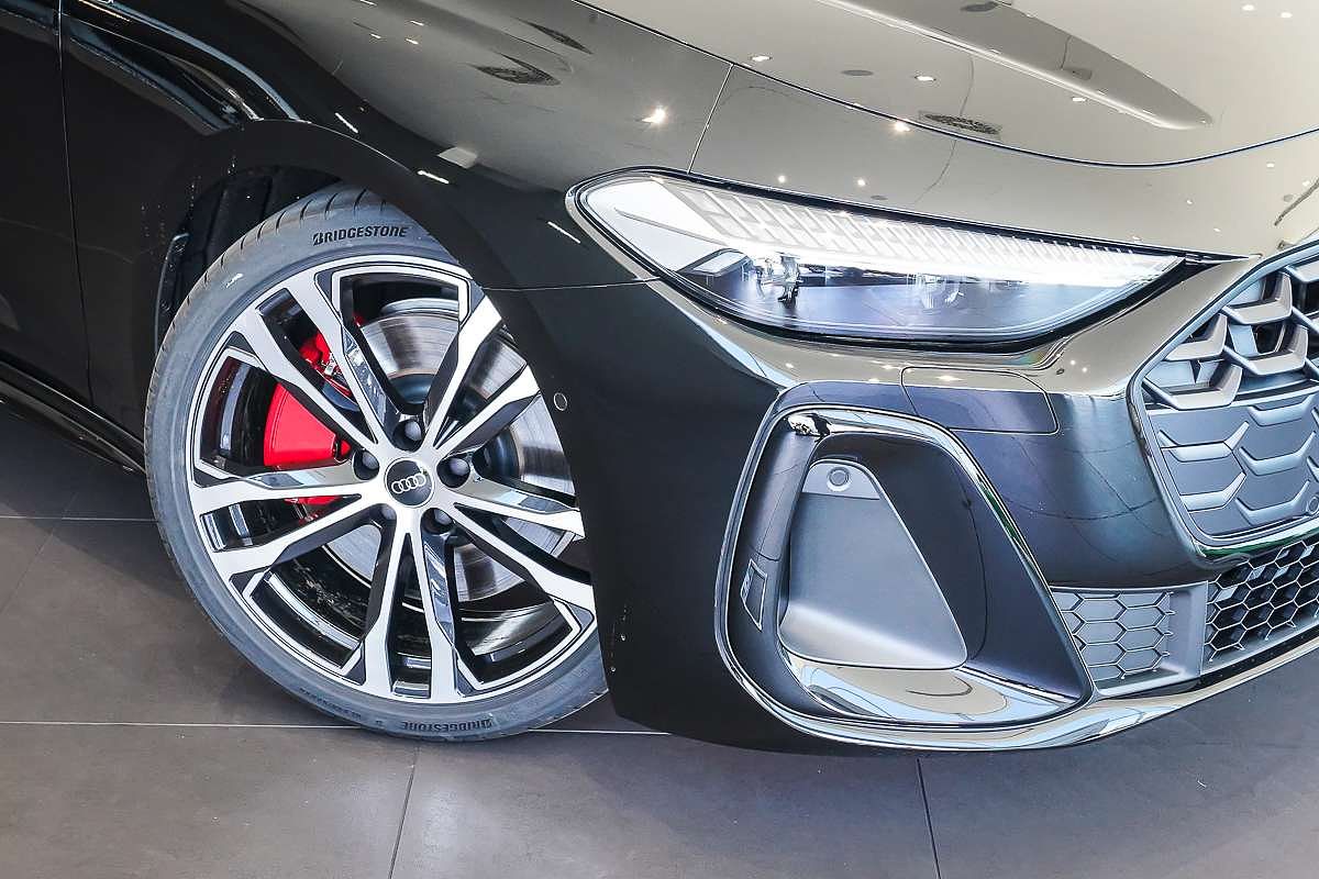 2025 Audi A5 e-hybrid S-Line B10