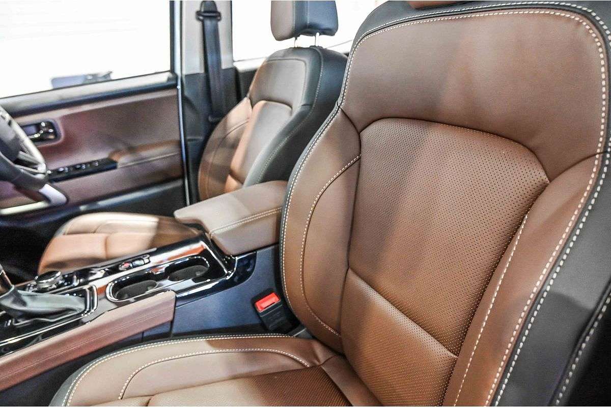 2025 Mahindra Scorpio Z8L+