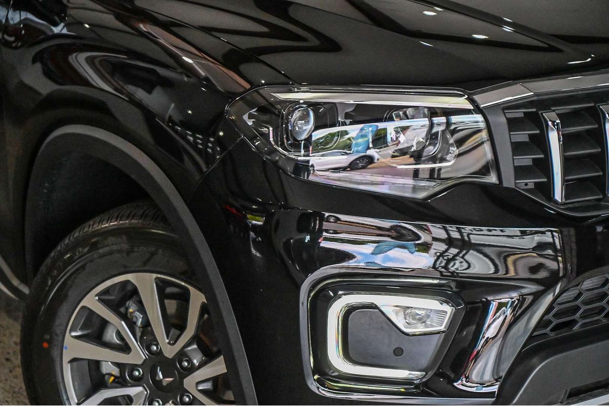 2025 Mahindra Scorpio Z8L+