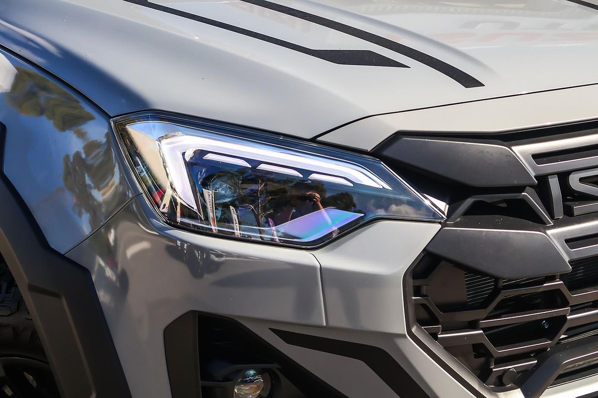 2025 Isuzu D-MAX BLADE 4X4