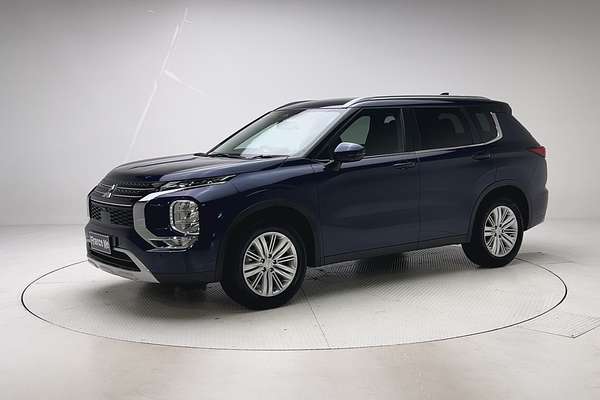2023 Mitsubishi Outlander LS ZM thumb-3