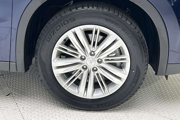 2023 Mitsubishi Outlander LS ZM thumb-9