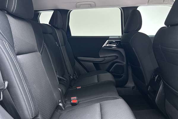 2023 Mitsubishi Outlander LS ZM thumb-11