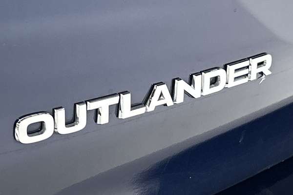 2023 Mitsubishi Outlander LS ZM thumb-21