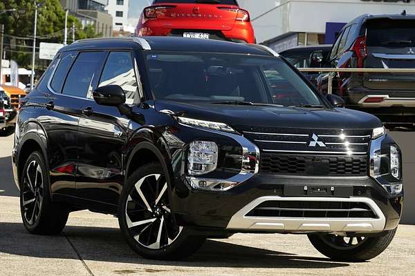 2025 Mitsubishi Outlander PHEV Exceed ZM