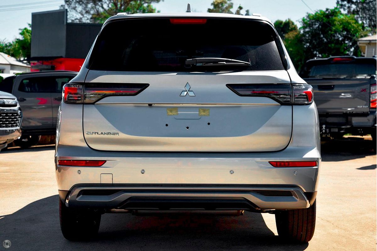 2026 Mitsubishi Outlander LS ZM