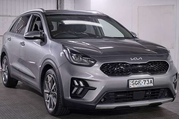 2022 Kia Niro Hybrid Sport DE