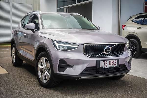 2025 Volvo XC40 Plus B4