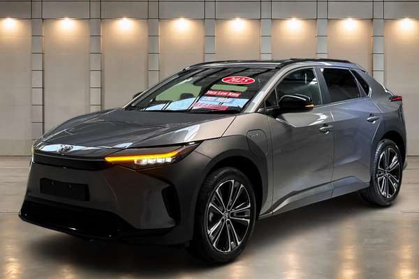 2025 Toyota bZ4X XEAM10R