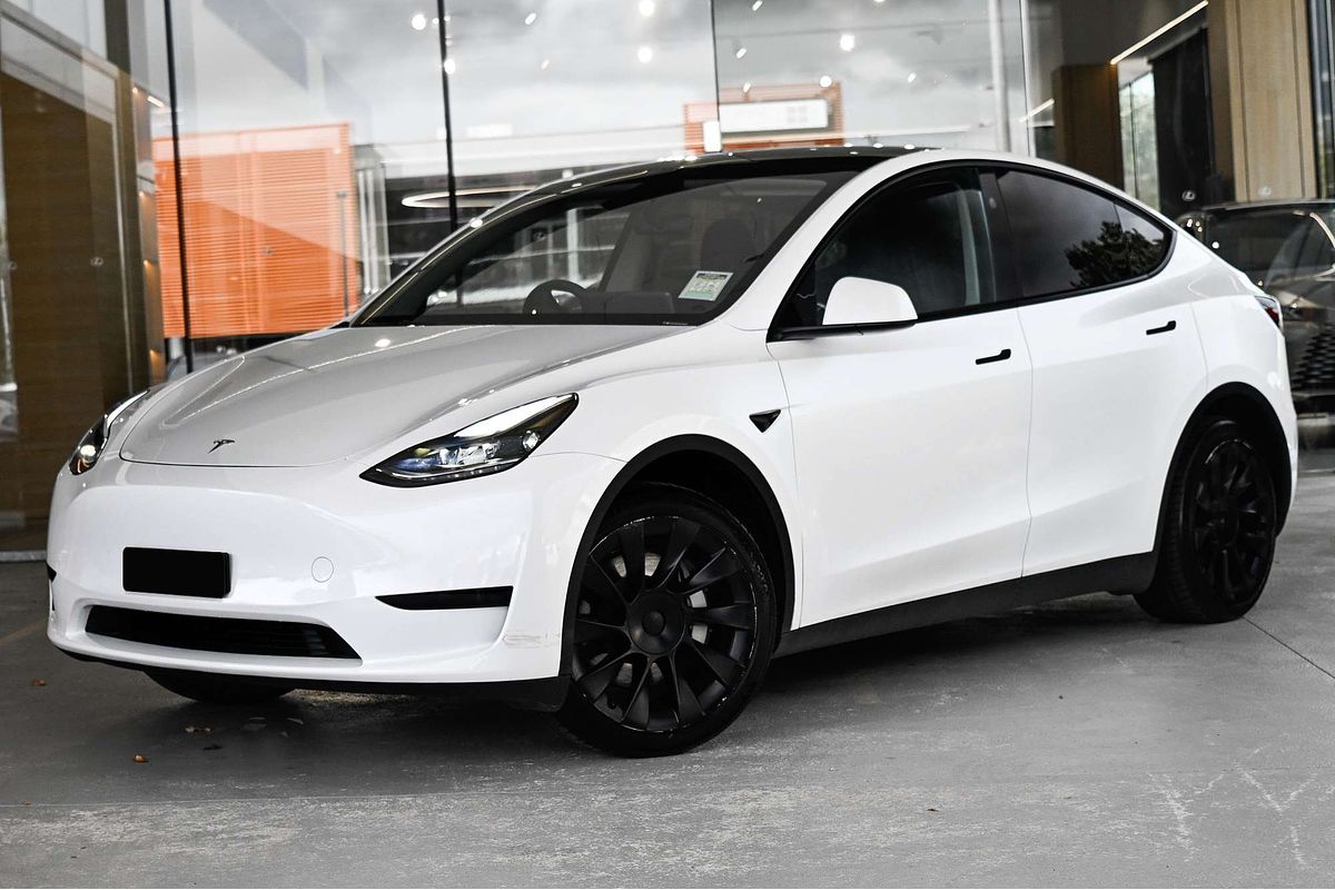 2024 Tesla Model Y REAR-WHEEL DRIVE MY24