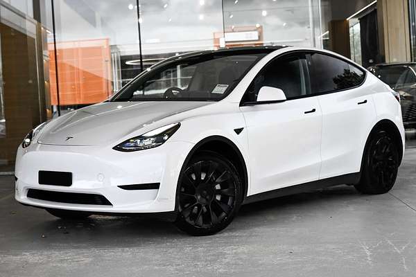2024 Tesla Model Y REAR-WHEEL DRIVE MY24