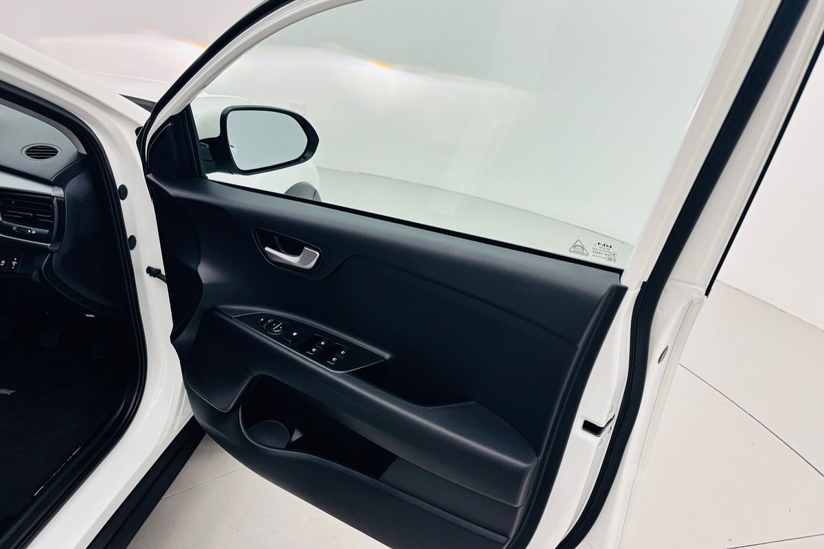 MY22 Kia Stonic CUV Sport Manual Wagon