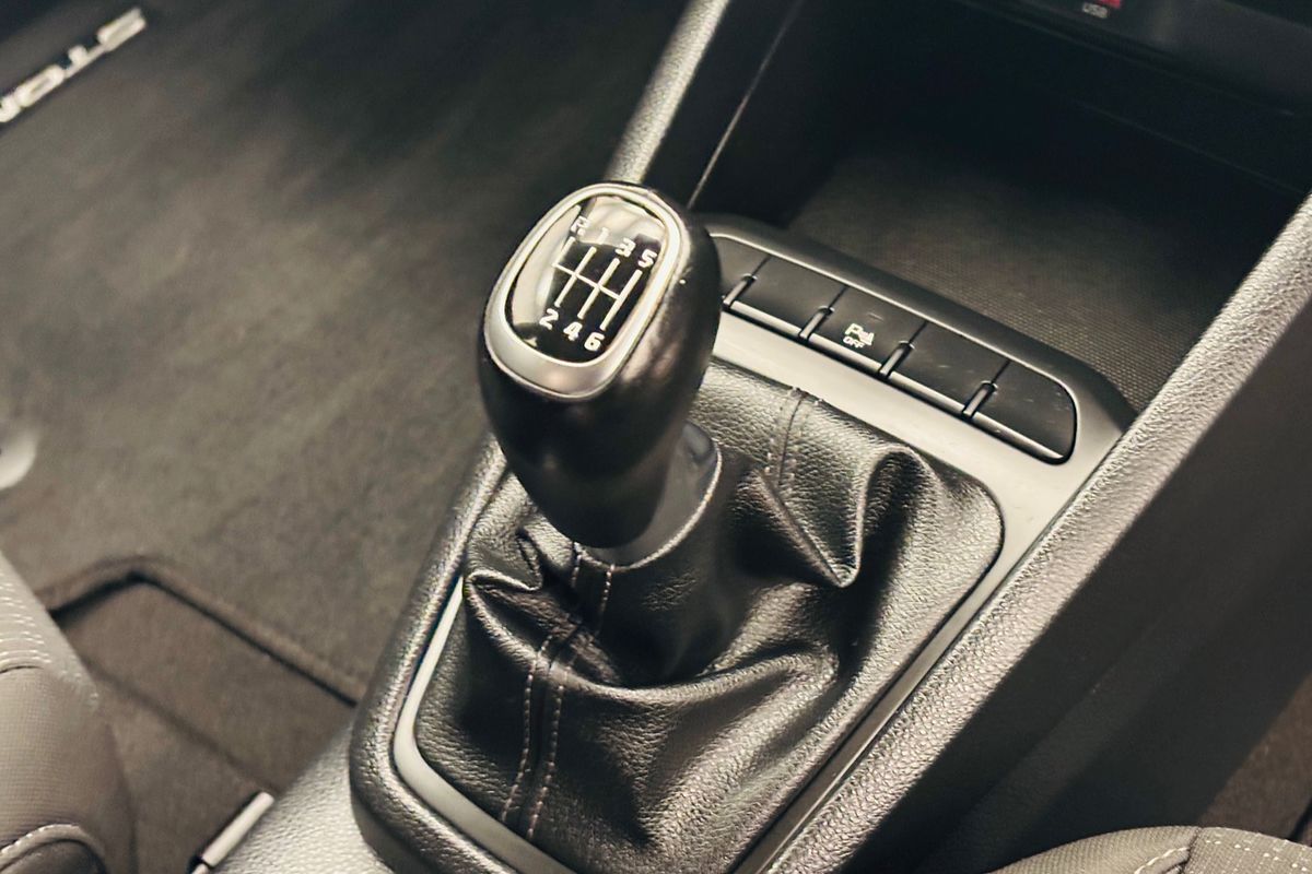 MY22 Kia Stonic CUV Sport Manual Wagon