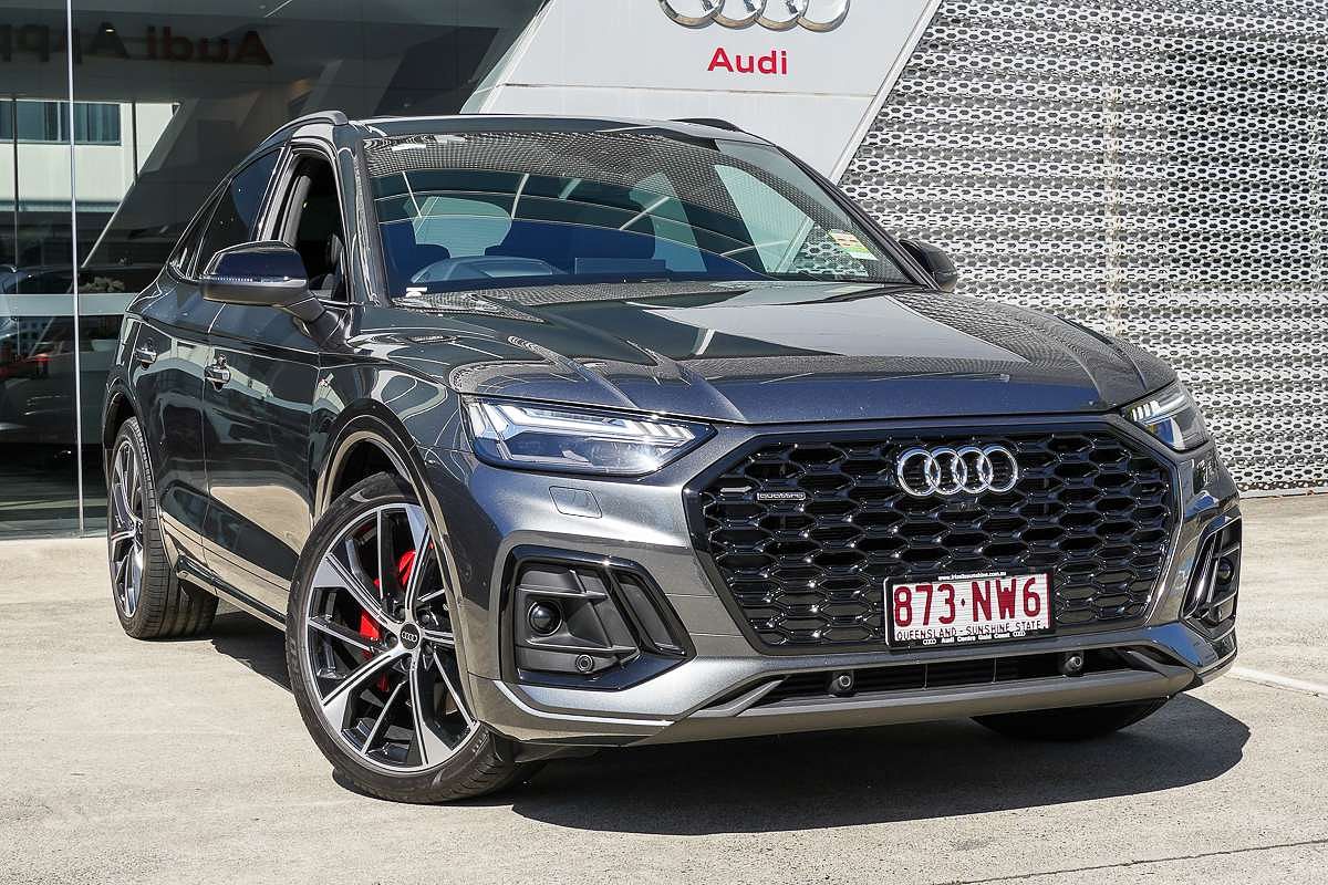 2024 Audi Q5 55 TFSI e S line FY