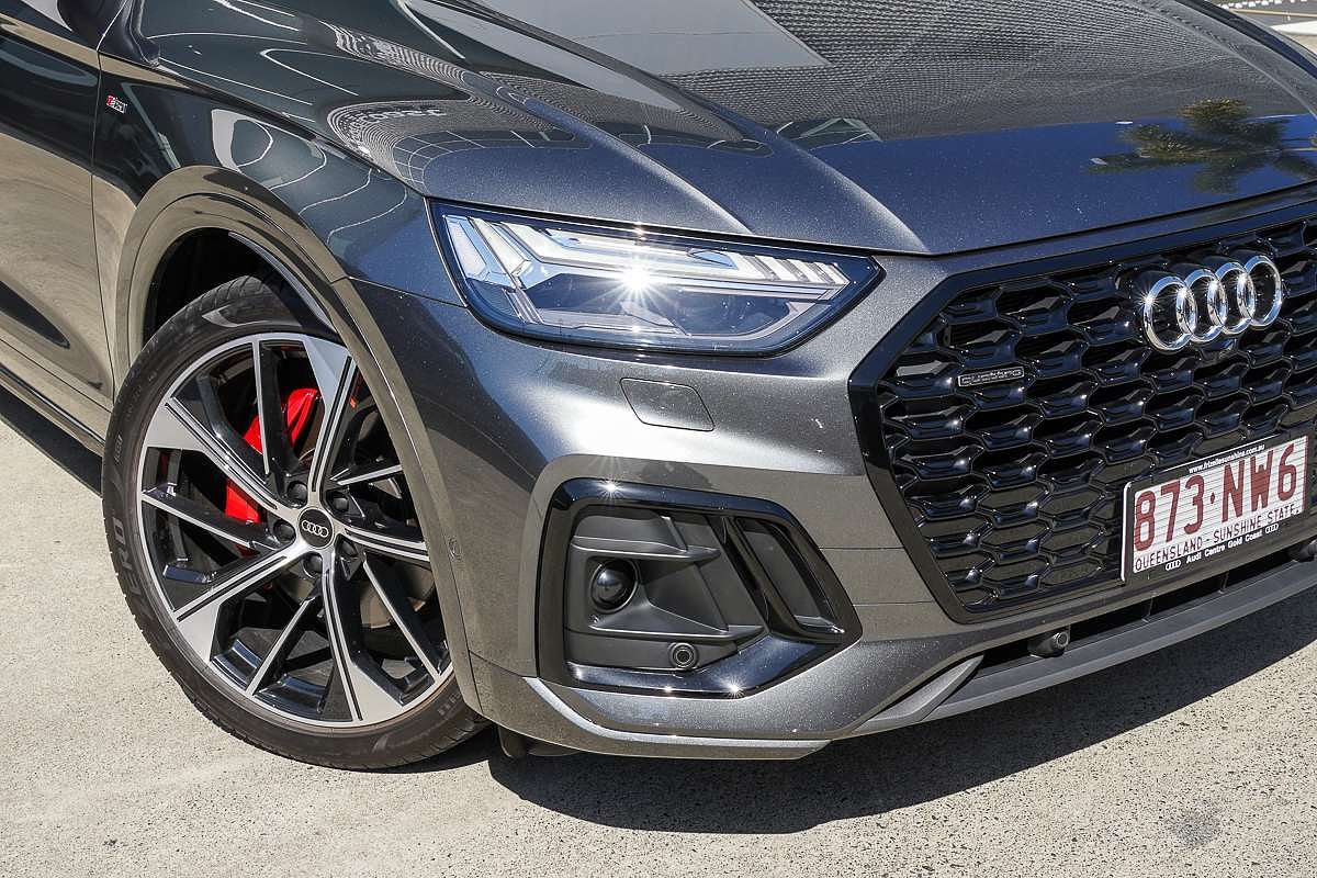 2024 Audi Q5 55 TFSI e S line FY