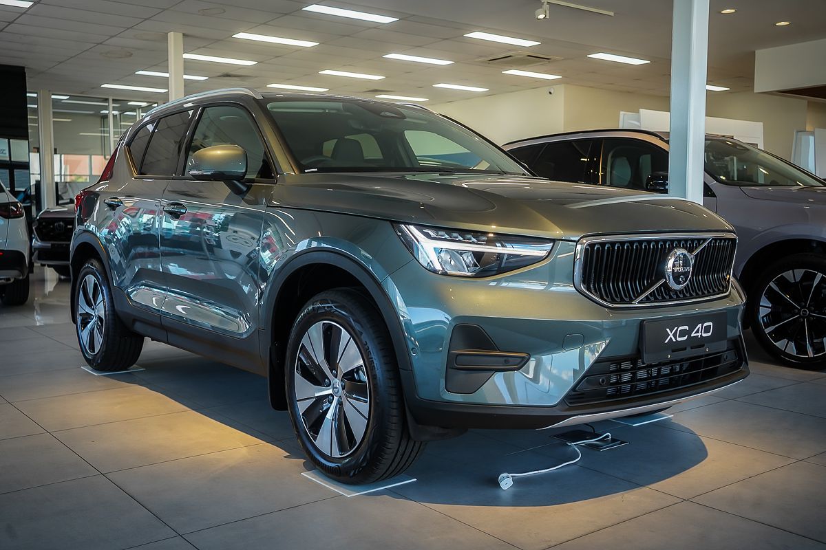 2025 Volvo XC40 Plus B4 Special Edition