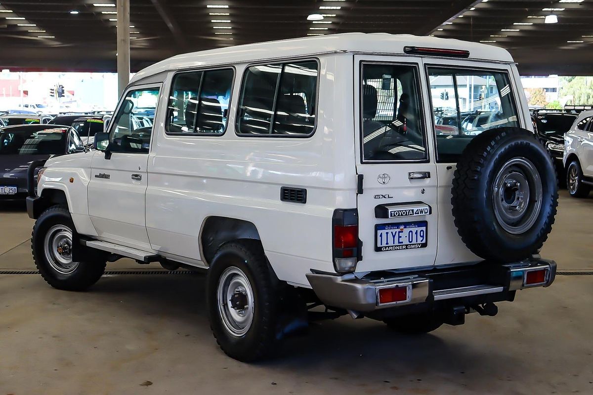 2015 Toyota Landcruiser GXL Troopcarrier VDJ78R