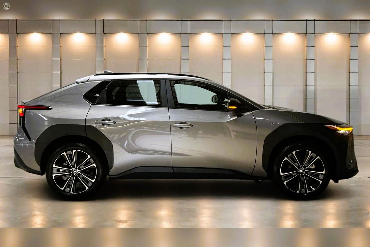 2025 Toyota bZ4X XEAM10R