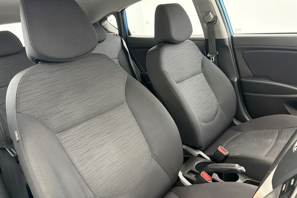 2017 Hyundai Accent Sport RB6