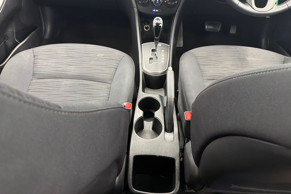 2017 Hyundai Accent Sport RB6