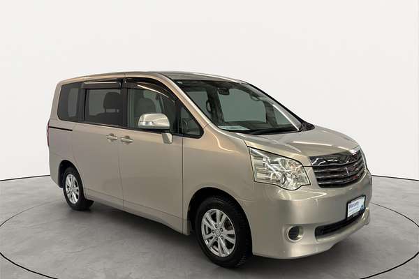 2012 Toyota Noah XL Selection Welcab ZZR70G