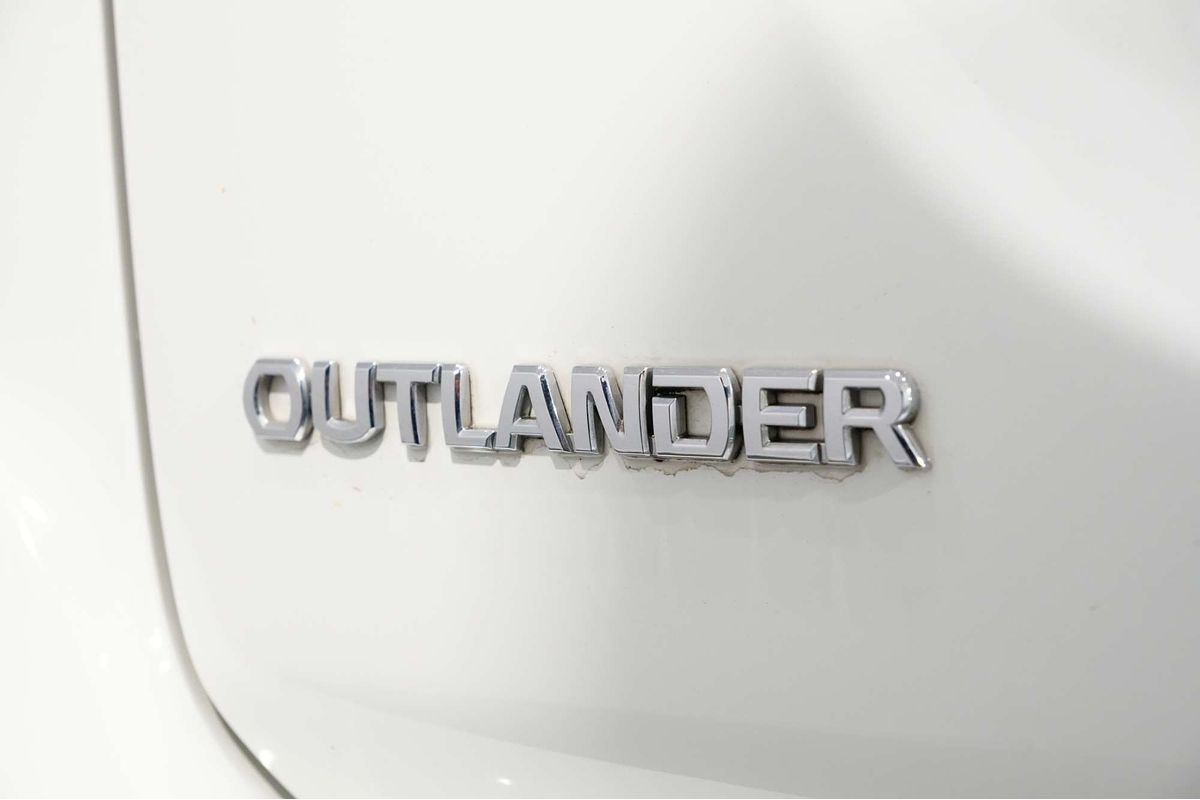 2020 Mitsubishi Outlander LS ZL