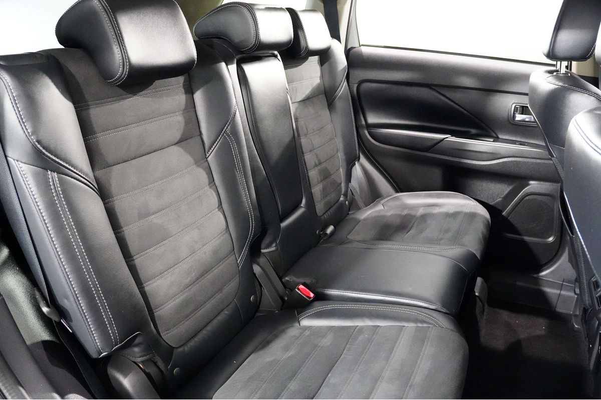 2020 Mitsubishi Outlander LS ZL