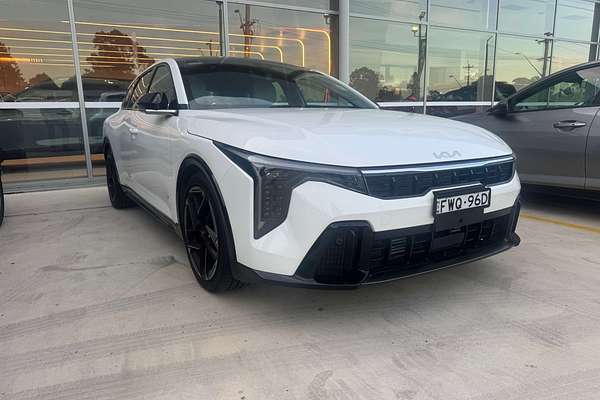 2025 Kia K4 GT-Line CL4m