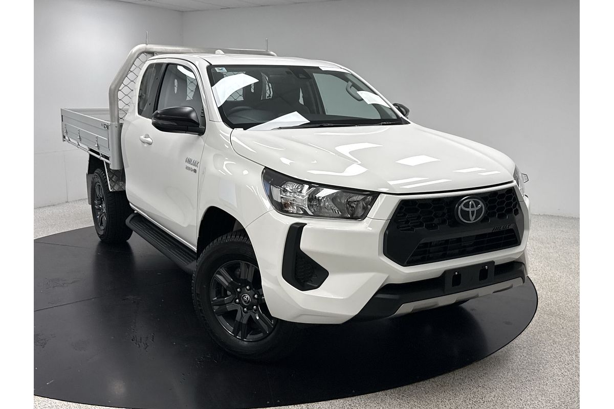 2025 Toyota Hilux SR GUN126R 4X4