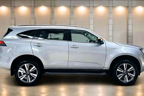 2023 Isuzu MU-X LS-T