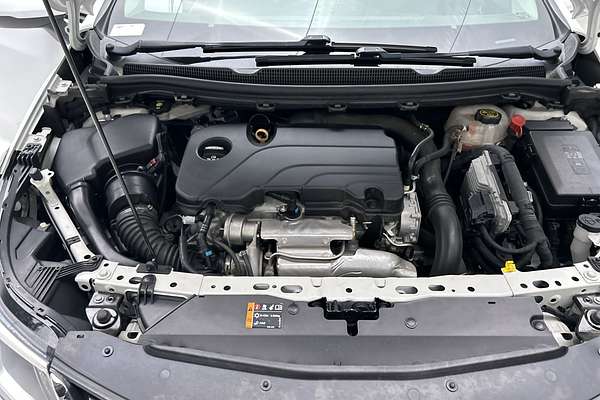 2017 Holden Astra LS BL thumb-10