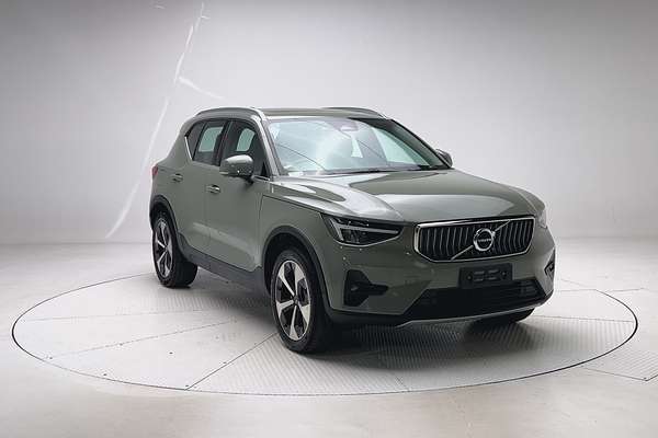 2022 Volvo XC40 Ultimate B4 Bright thumb-1