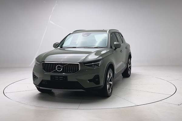 2022 Volvo XC40 Ultimate B4 Bright thumb-2