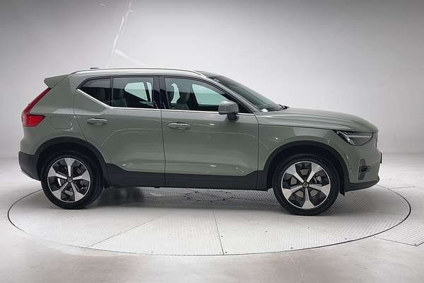 2022 Volvo XC40 Ultimate B4 Bright thumb-8
