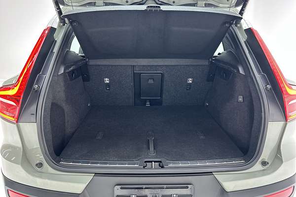 2022 Volvo XC40 Ultimate B4 Bright thumb-20