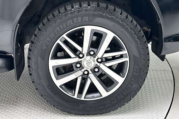 2018 Toyota Hilux SR5 GUN126R 4X4 thumb-9