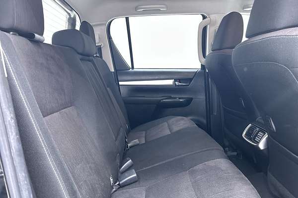 2018 Toyota Hilux SR5 GUN126R 4X4 thumb-11