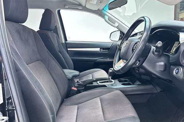 2018 Toyota Hilux SR5 GUN126R 4X4 thumb-12