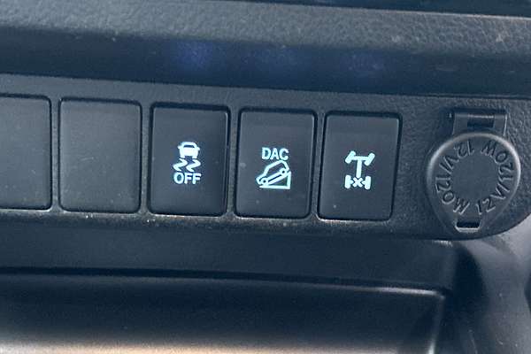2018 Toyota Hilux SR5 GUN126R 4X4 thumb-16