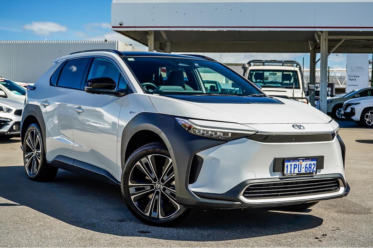 2025 Toyota bZ4X YEAM15R